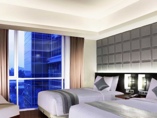 Фото Aston Pasteur Hotel