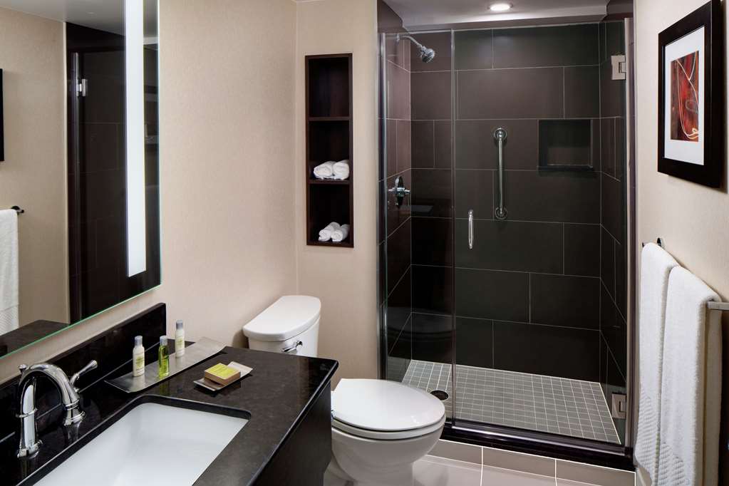 Фото DoubleTree by Hilton Manchester Downtown