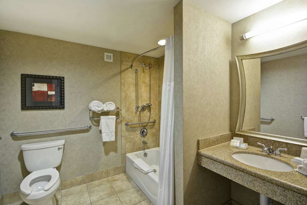 Фото Hilton Garden Inn Toledo Perrysburg