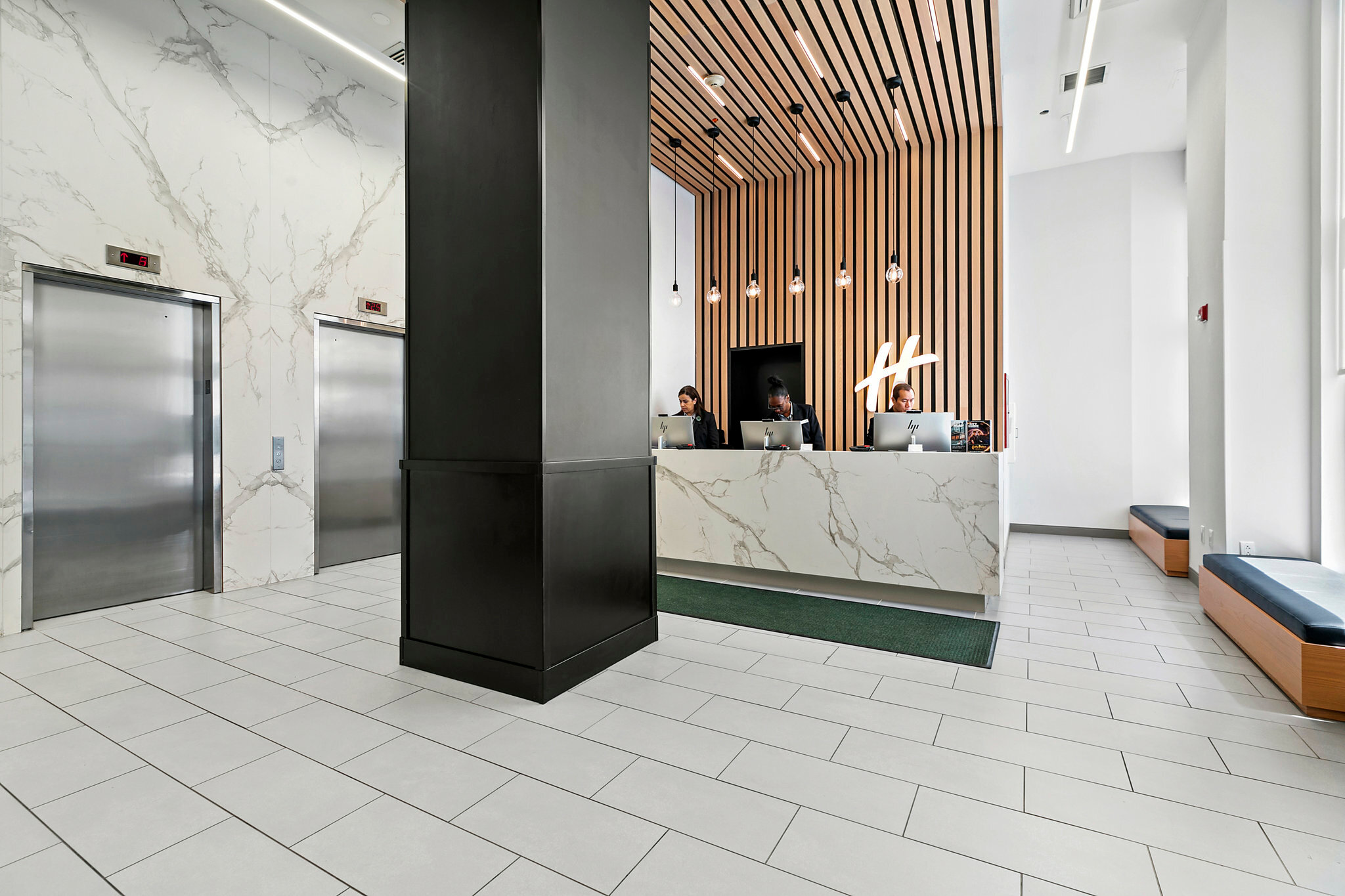 Фото Holiday Inn Manhattan 6th Ave Chelsea by IHG