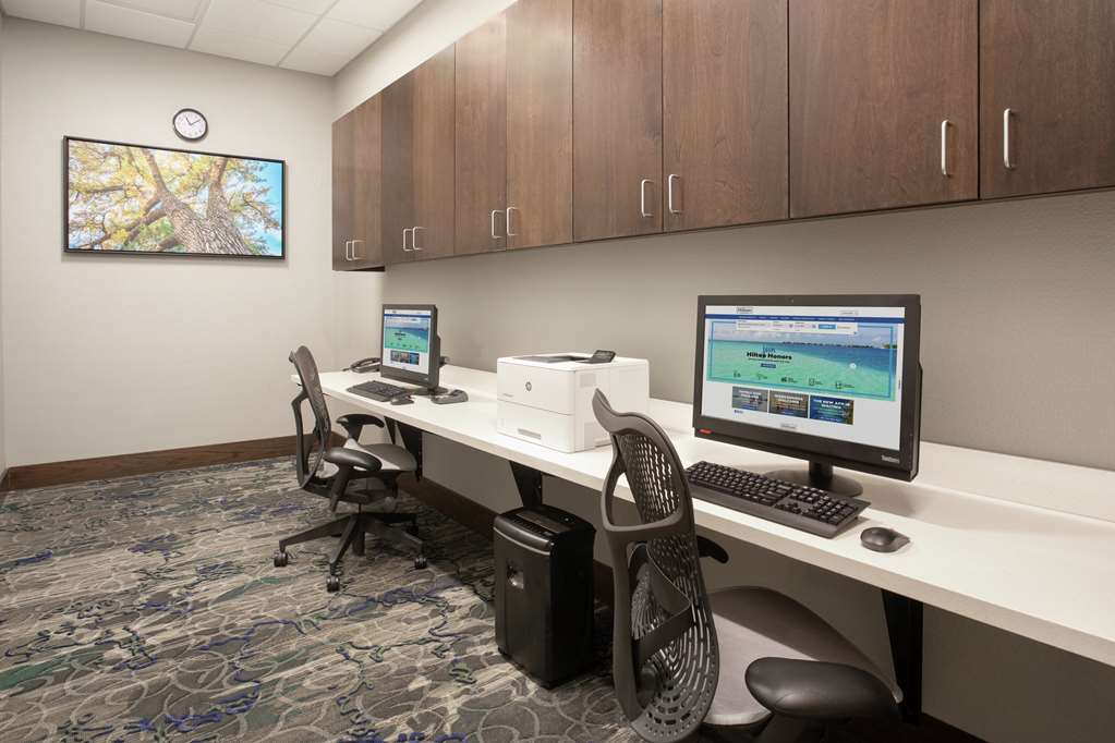 Фото Hilton Garden Inn Omaha Aksarben Village