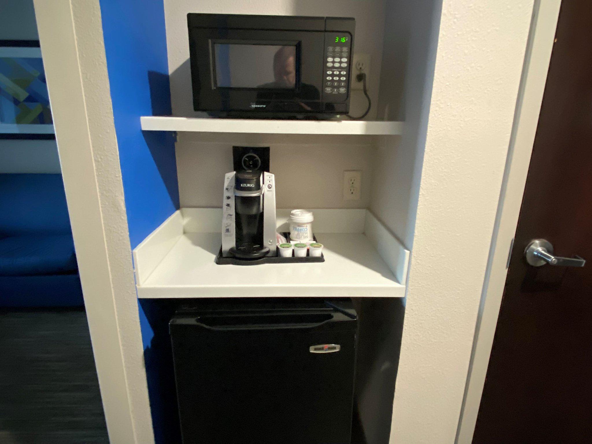 Фото Holiday Inn Express & Suites Albuquerque Historic Old Town, an Ihg Hotel