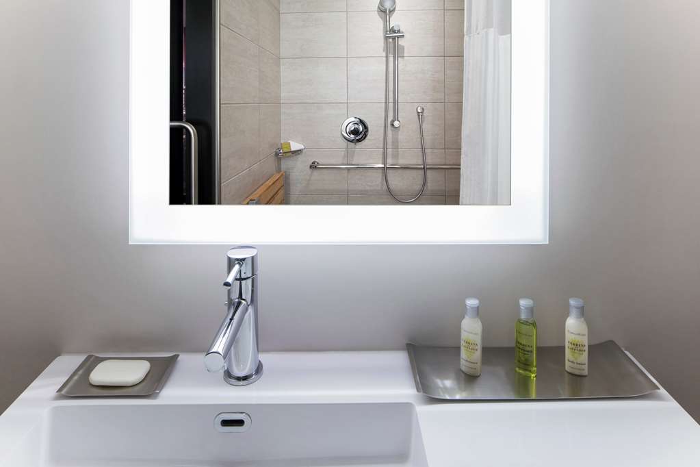 Фото DoubleTree by Hilton New York Times Square West