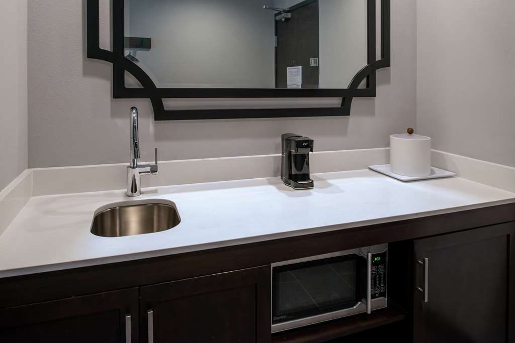 Фото Hampton Inn & Suites Winston-Salem Downtown