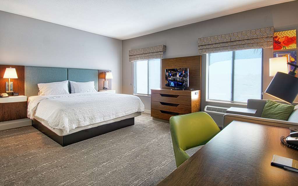 Фото Hampton Inn And Suites Hemet