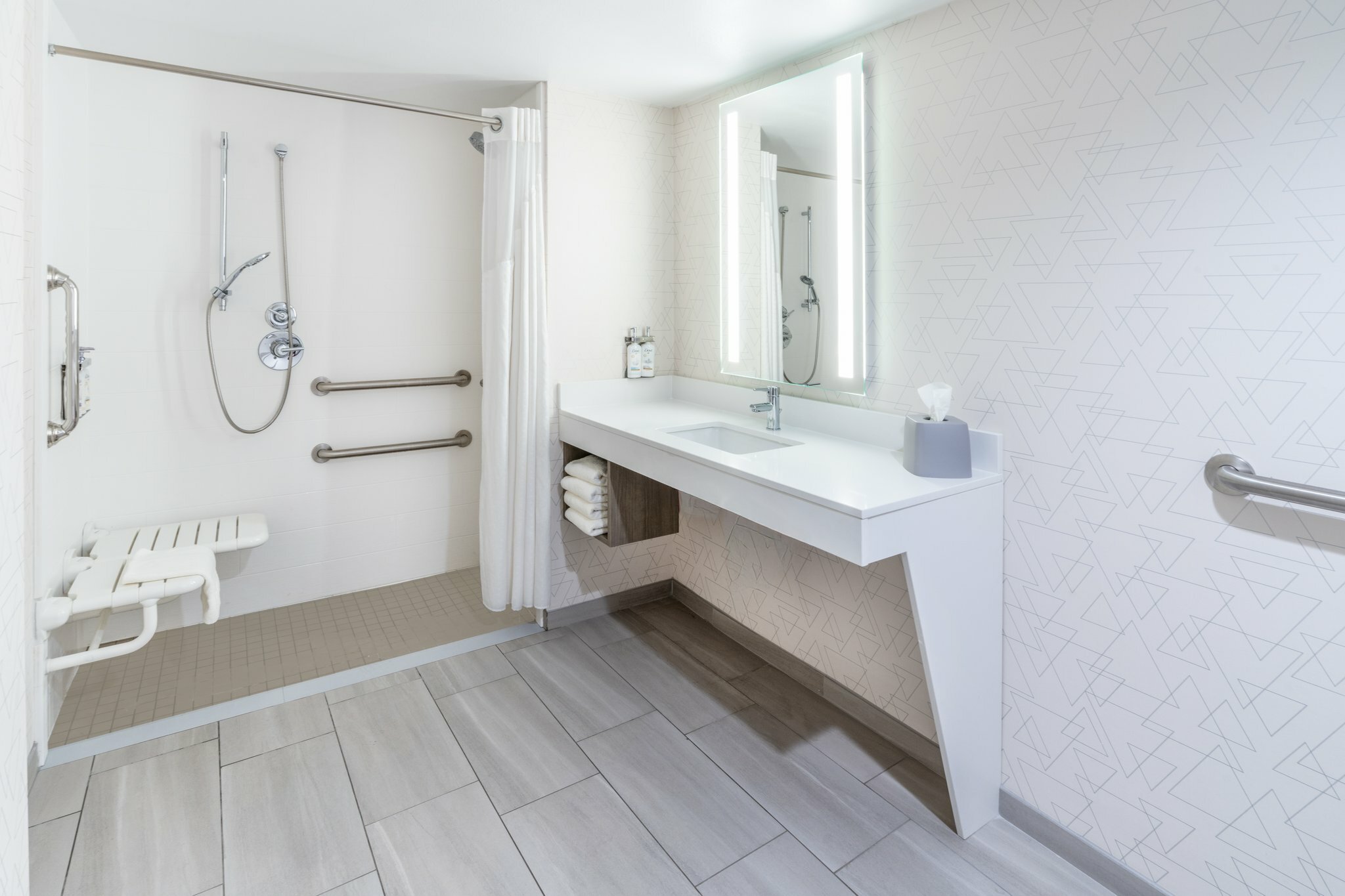 Фото Holiday Inn Express Hotel & Suites - Cheyenne, an Ihg Hotel