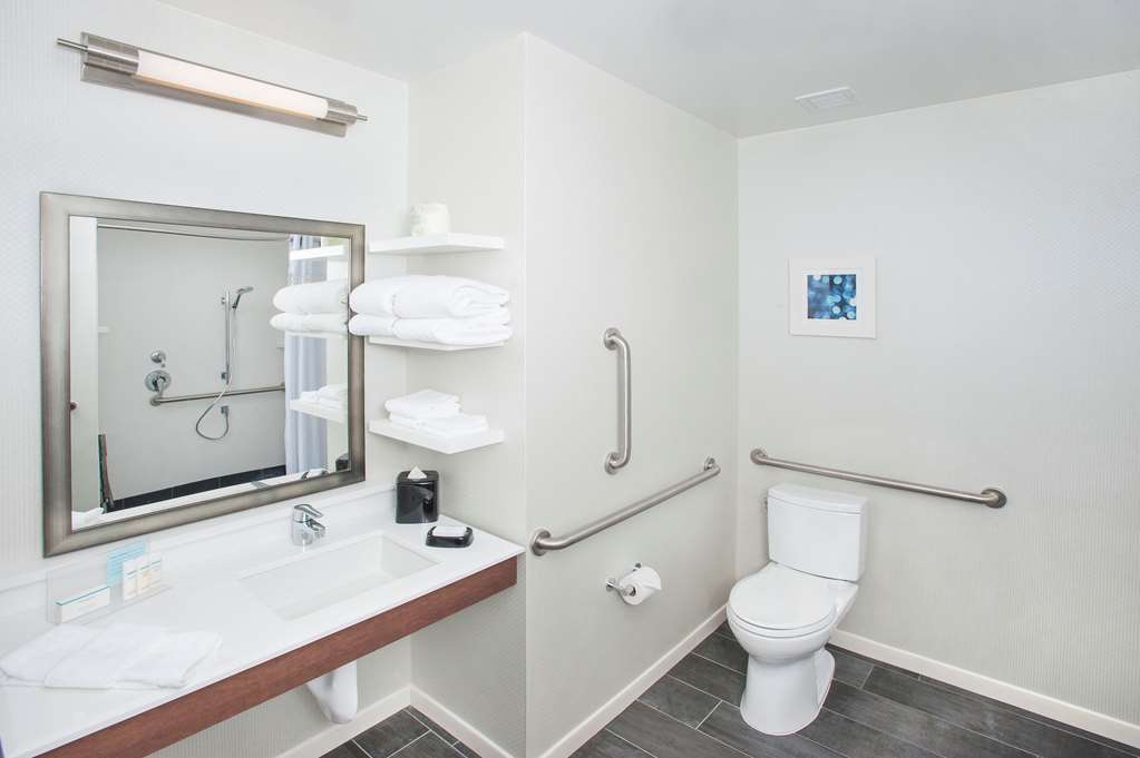 Фото Hampton Inn & Suites Lax El Segundo