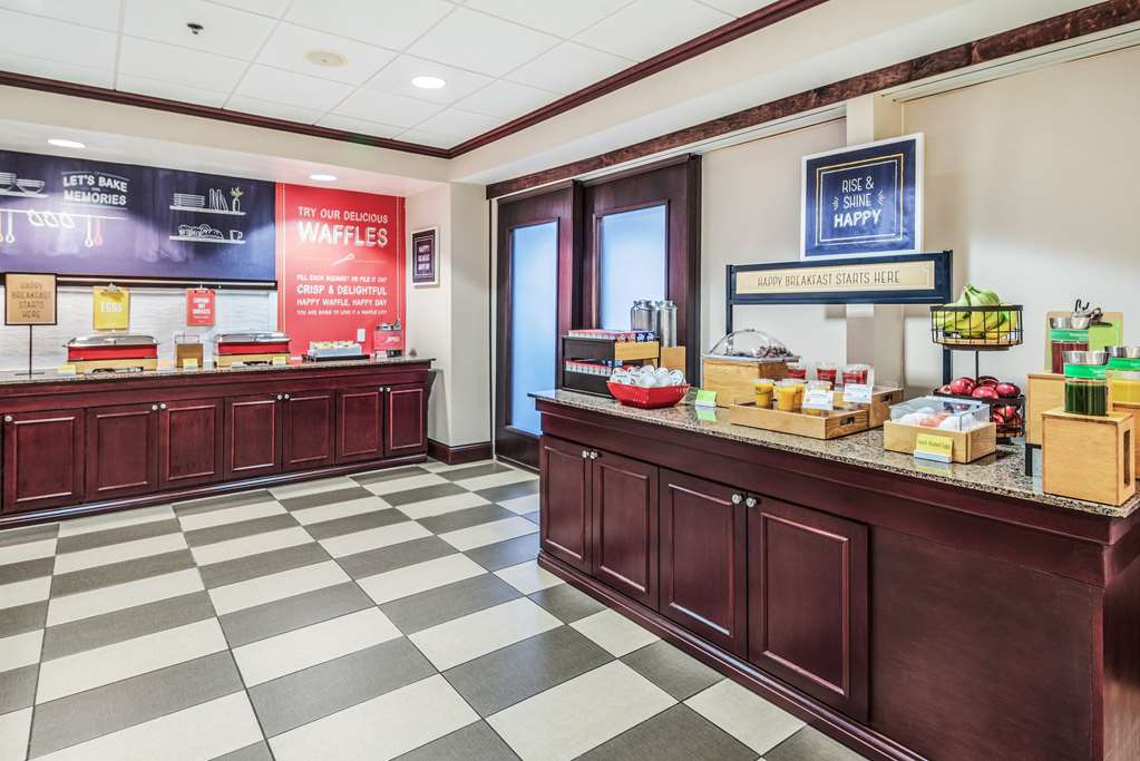 Фото Hampton Inn Greenfield