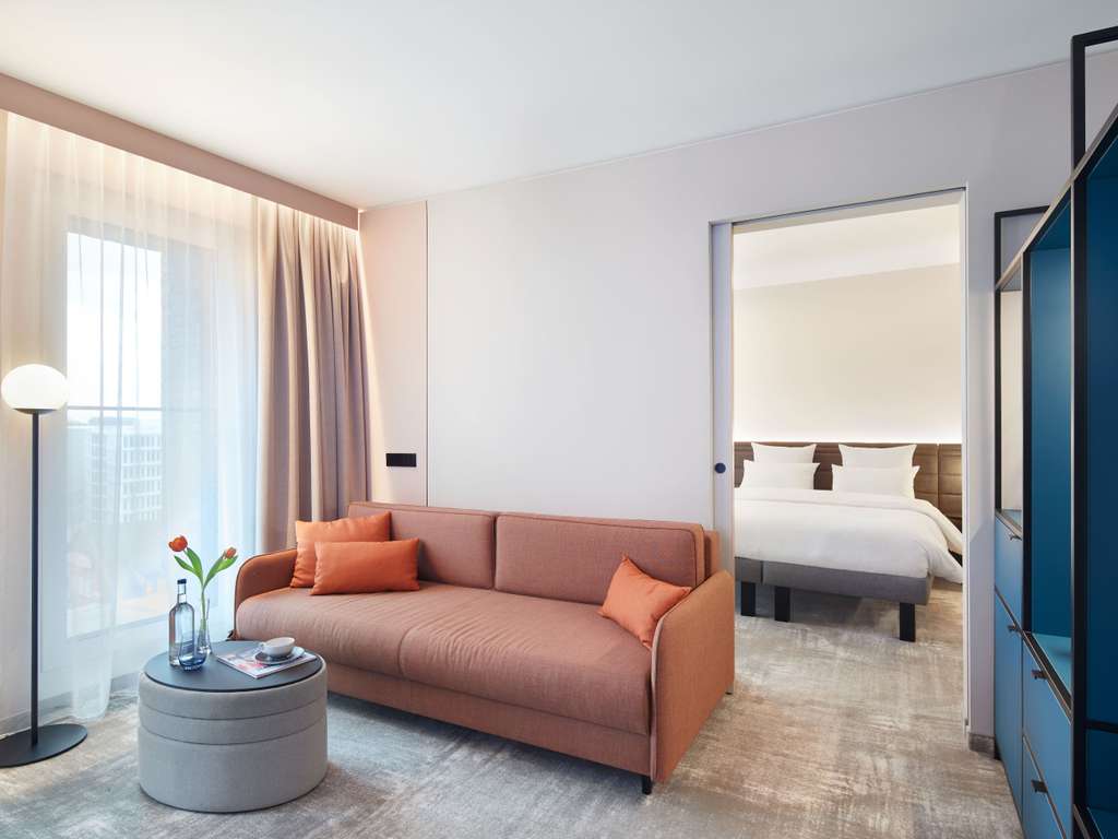 Фото Novotel Hamburg Central Station