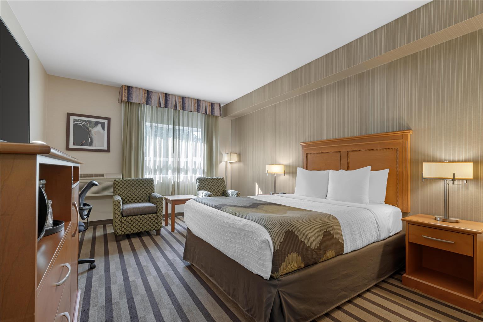 Фото Best Western King George Inn & Suites