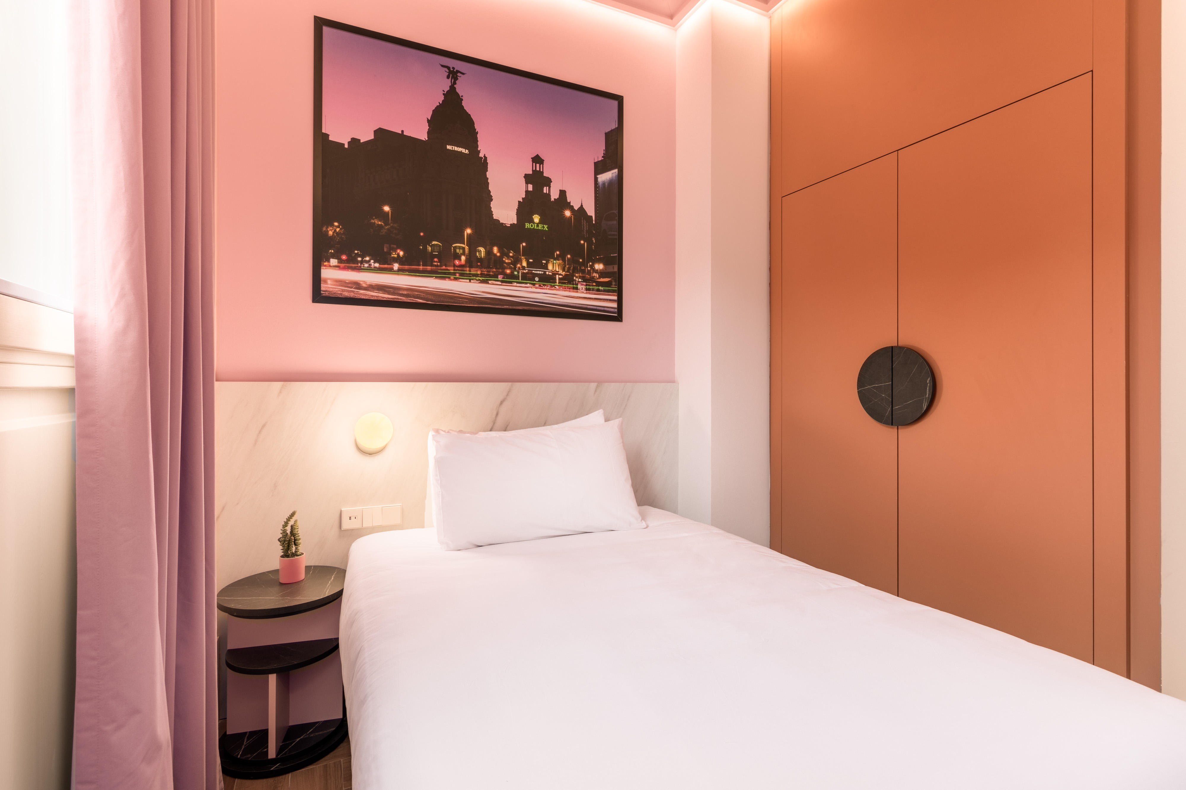 Фото Ikonik Gran VIA