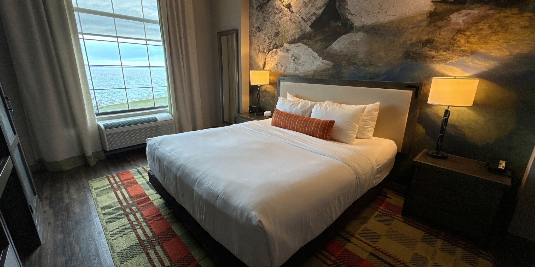 Фото Hotel Indigo Traverse City, an Ihg Hotel