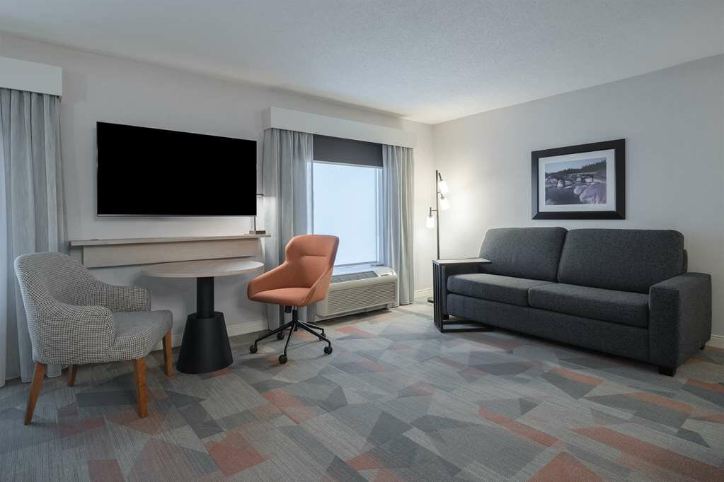 Фото Hampton Inn & Suites by Hilton Moncton