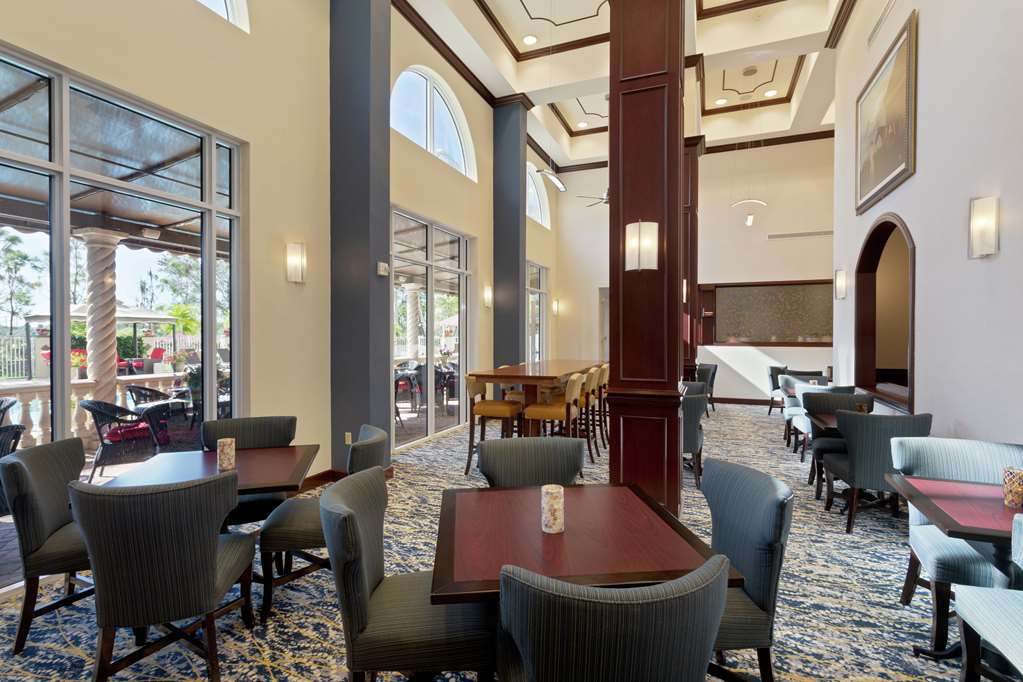 Фото Hampton Inn & Suites Wellington