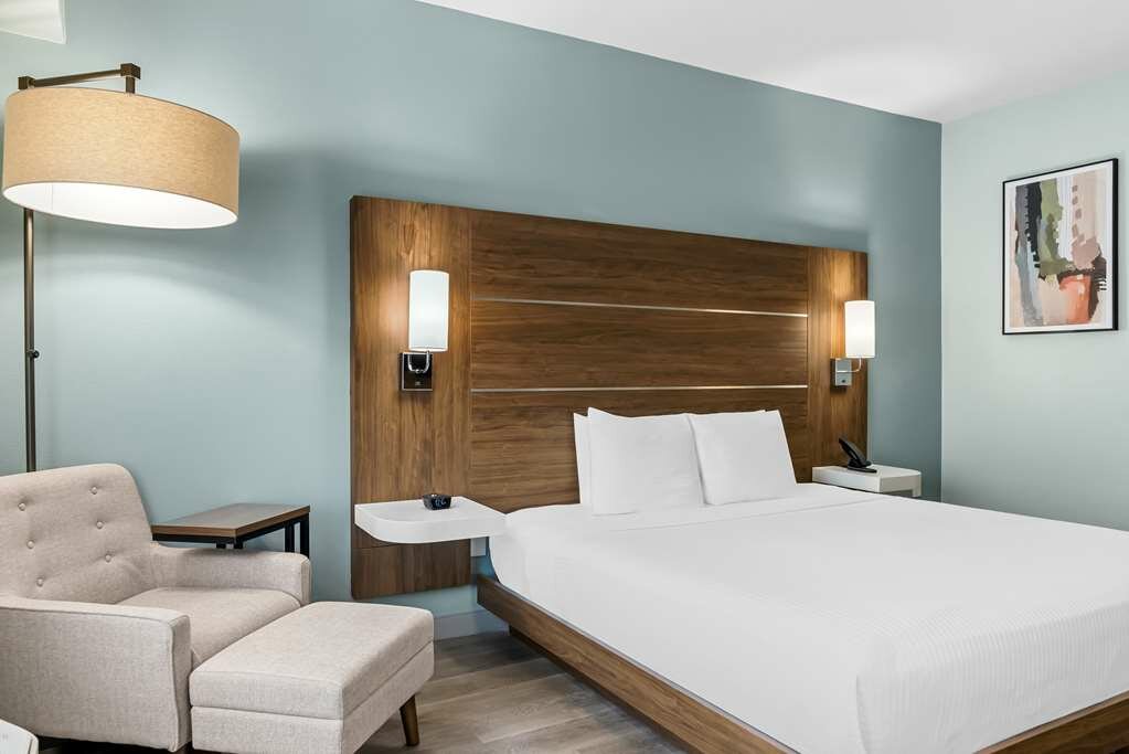 Фото Best Western Executive Inn