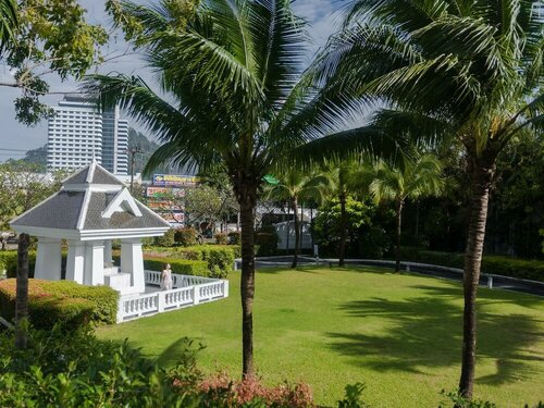 Гостиница Novotel Phuket City Phokeethra на Пхукете