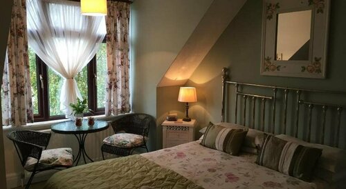 Гостиница Railway Cottage в Санадже