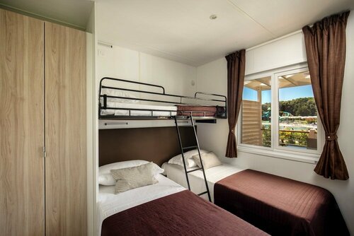 Гостиница Camping Village Parco della Gallinara в Априлии