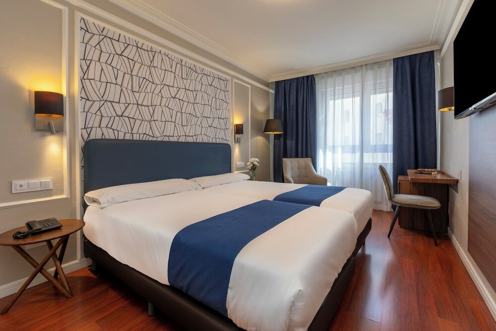Фото Hotel Corona De Castilla Burgos