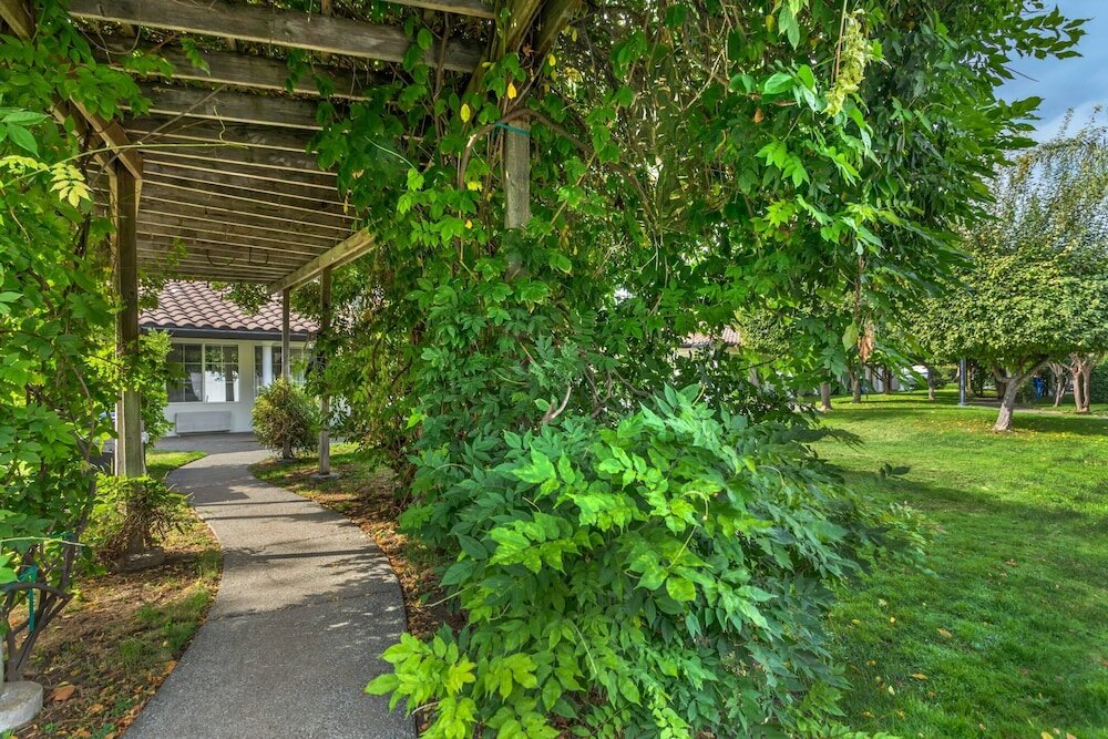 Фото University Park Inn & Suites