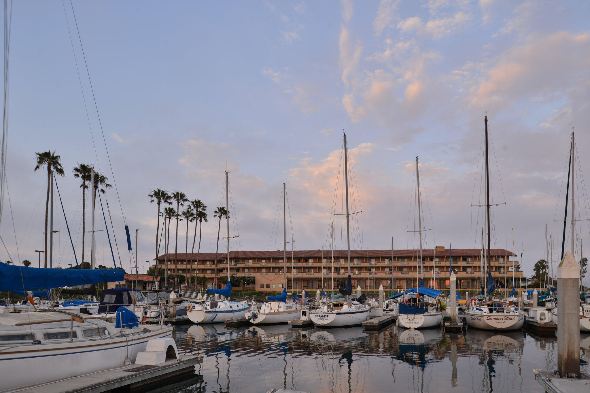 Фото Holiday Inn Express Hotel & Suites Ventura, an Ihg Hotel