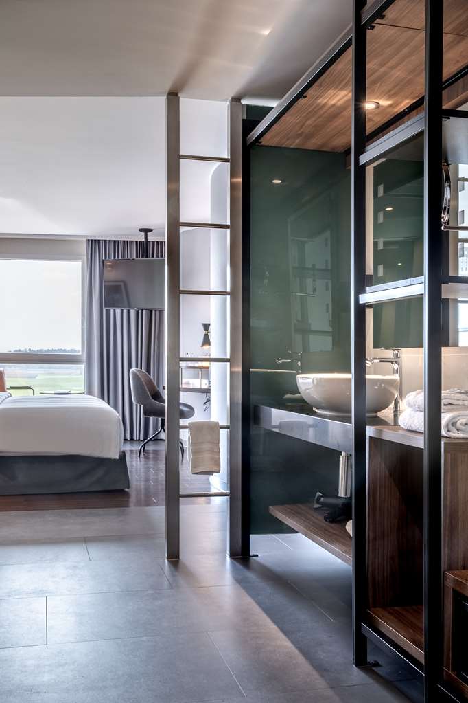 Фото Park Inn by Radisson Zurich Airport