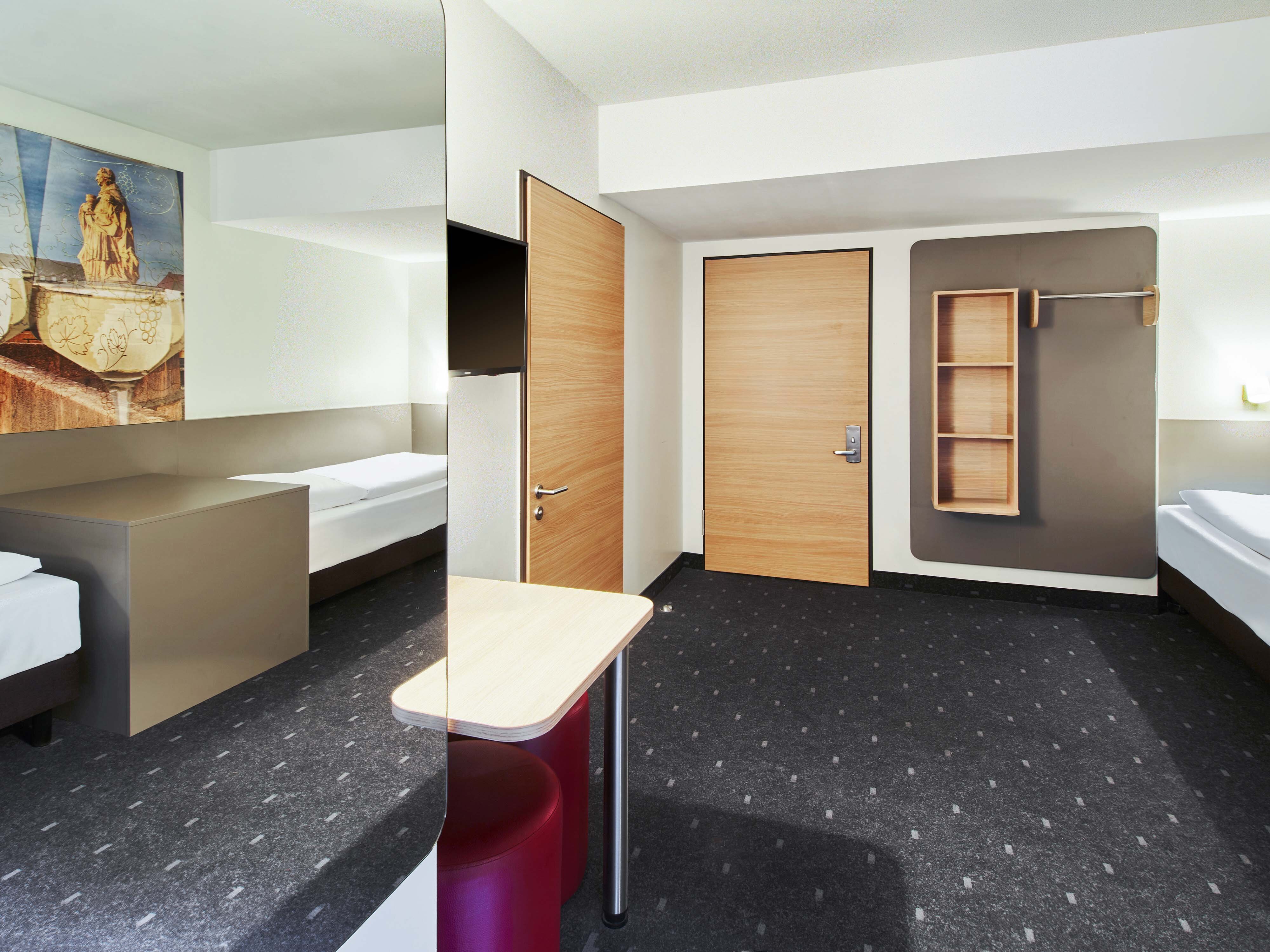 Фото B&b Hotel Würzburg