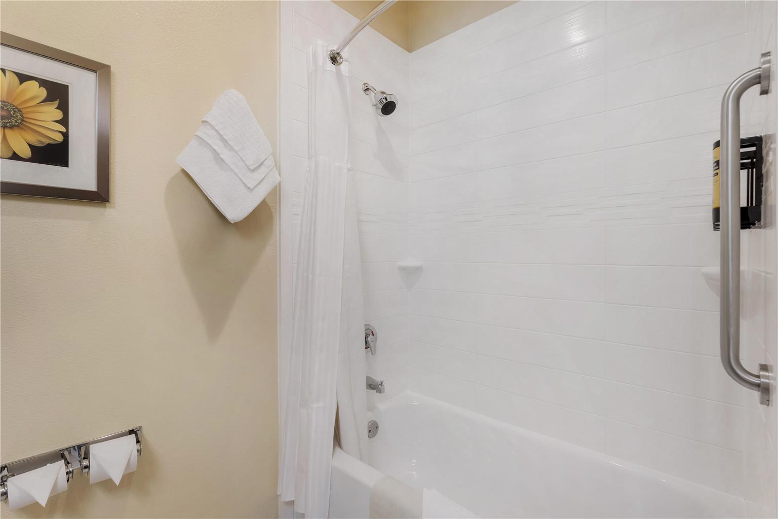 Фото Best Western Plus Plaza by the Green