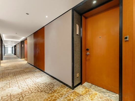 Фото Howard Johnson Jinyi Hotel Chongqing