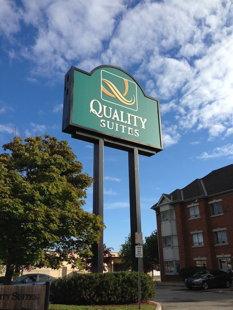 Фото Quality Suites London