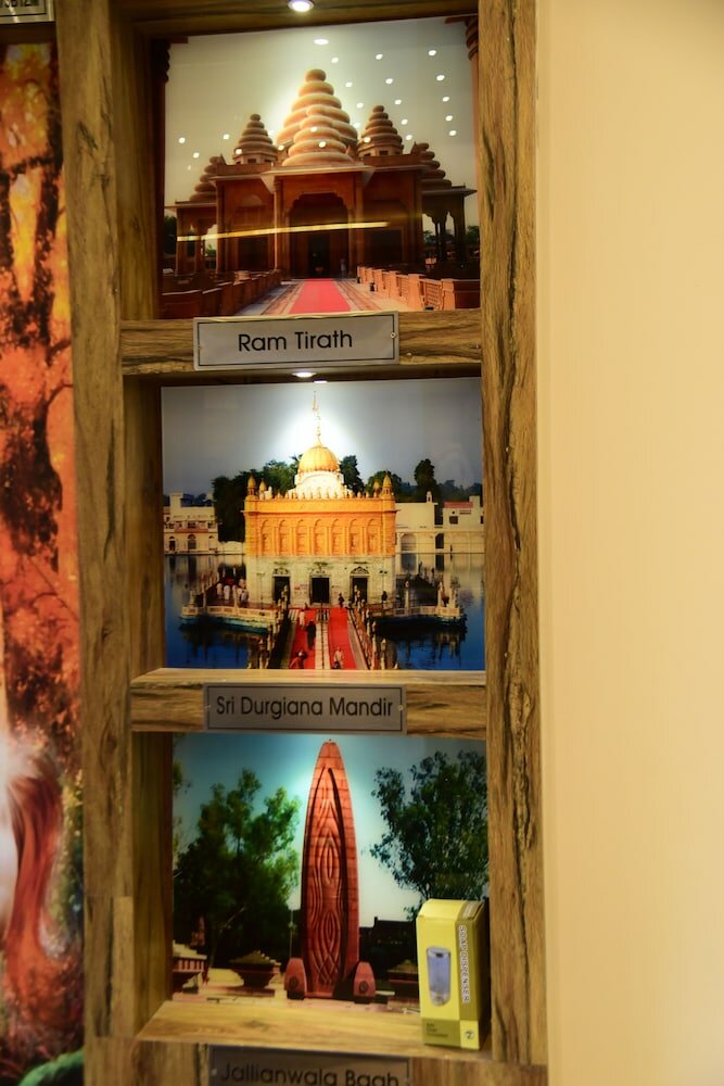 Фото Hotel Karan Residency