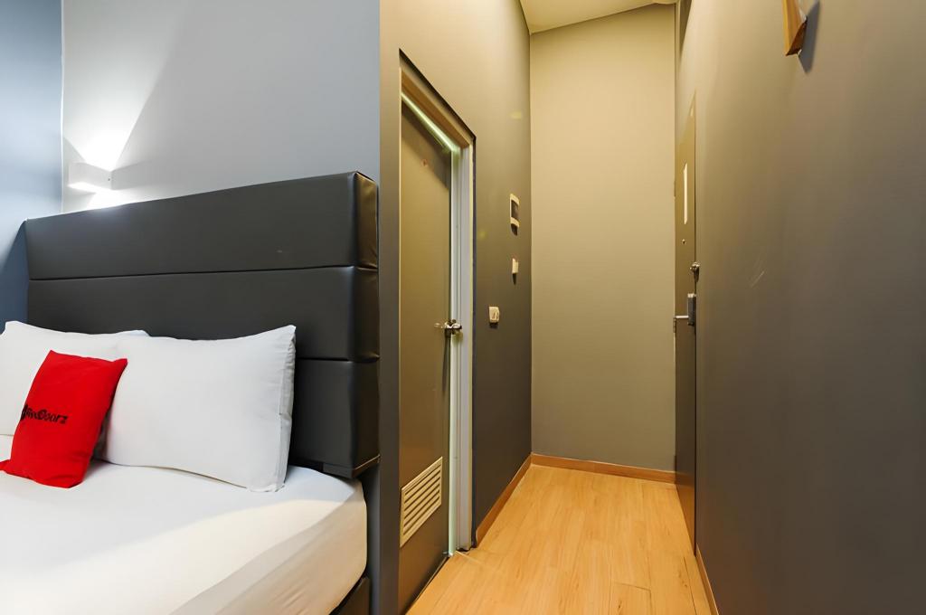 Фото RedDoorz Plus @ Danau Sunter Utara