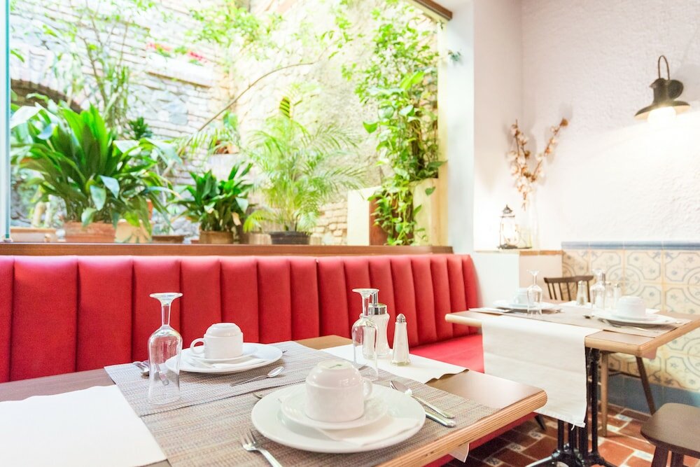 Фото Hotel California