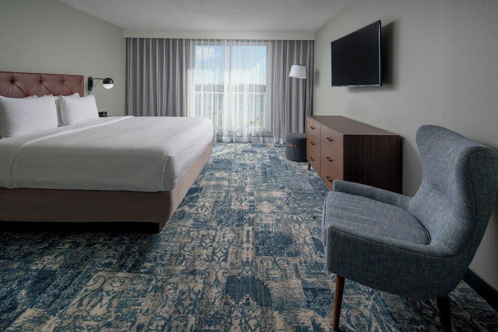 Фото Four Points by Sheraton Suites Tampa Airport Westshore