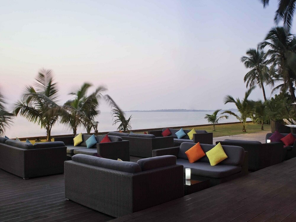 Фото Novotel Mumbai Juhu Beach Hotel