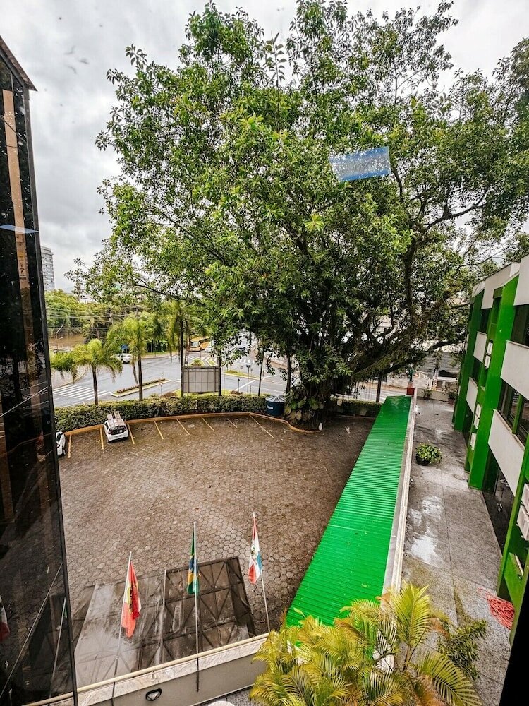 Фото Harbor Inn Jaraguá