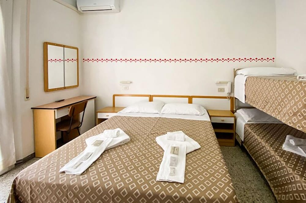 Фото Hotel Nanni Garni