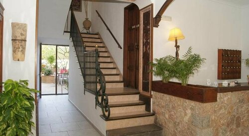 Гостиница Hostal Nadal в Сольере