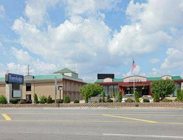 Гостиница FairBridge Inn Express Melrose Park в Элмхерсте
