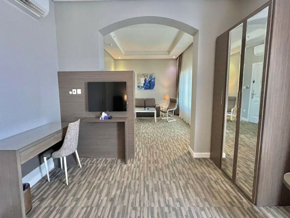 Фото Loren Suites Corniche