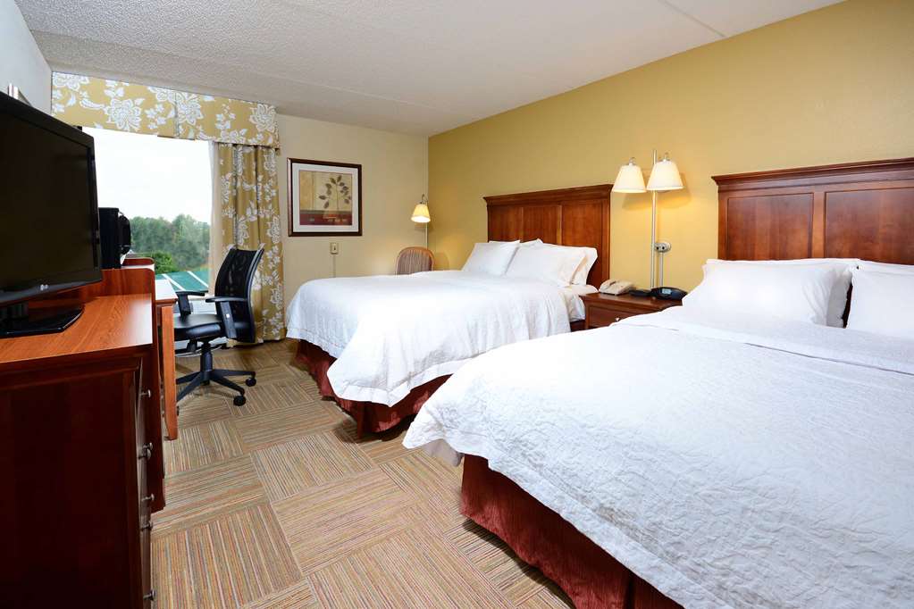 Фото Hampton Inn Raleigh-Capital Blvd. North