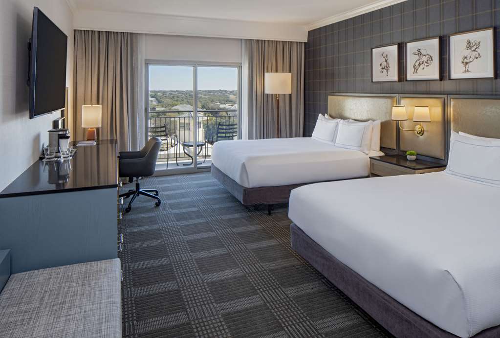 Фото Hilton San Antonio Hill Country