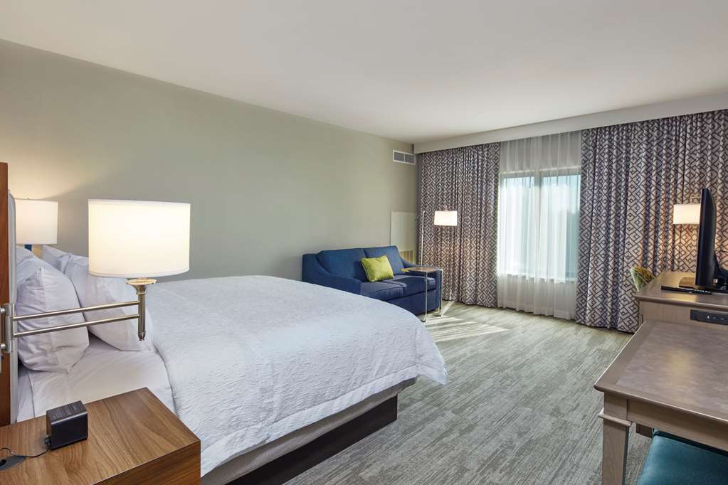 Фото Hampton Inn & Suites Sacramento at Csus