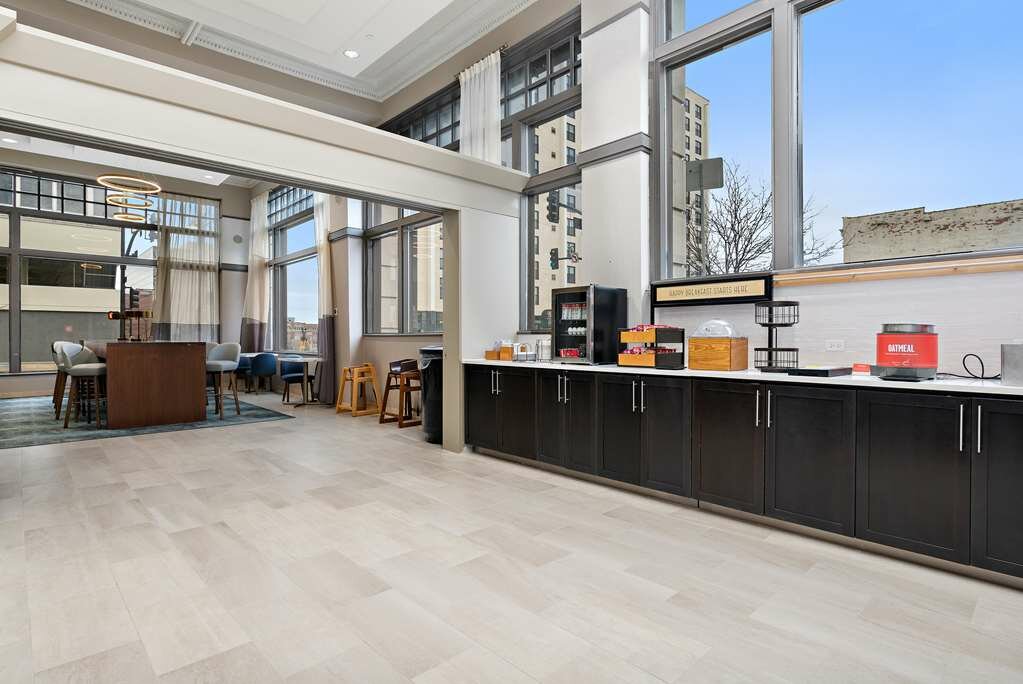 Фото Hampton Inn Kansas City/Downtown Financial District