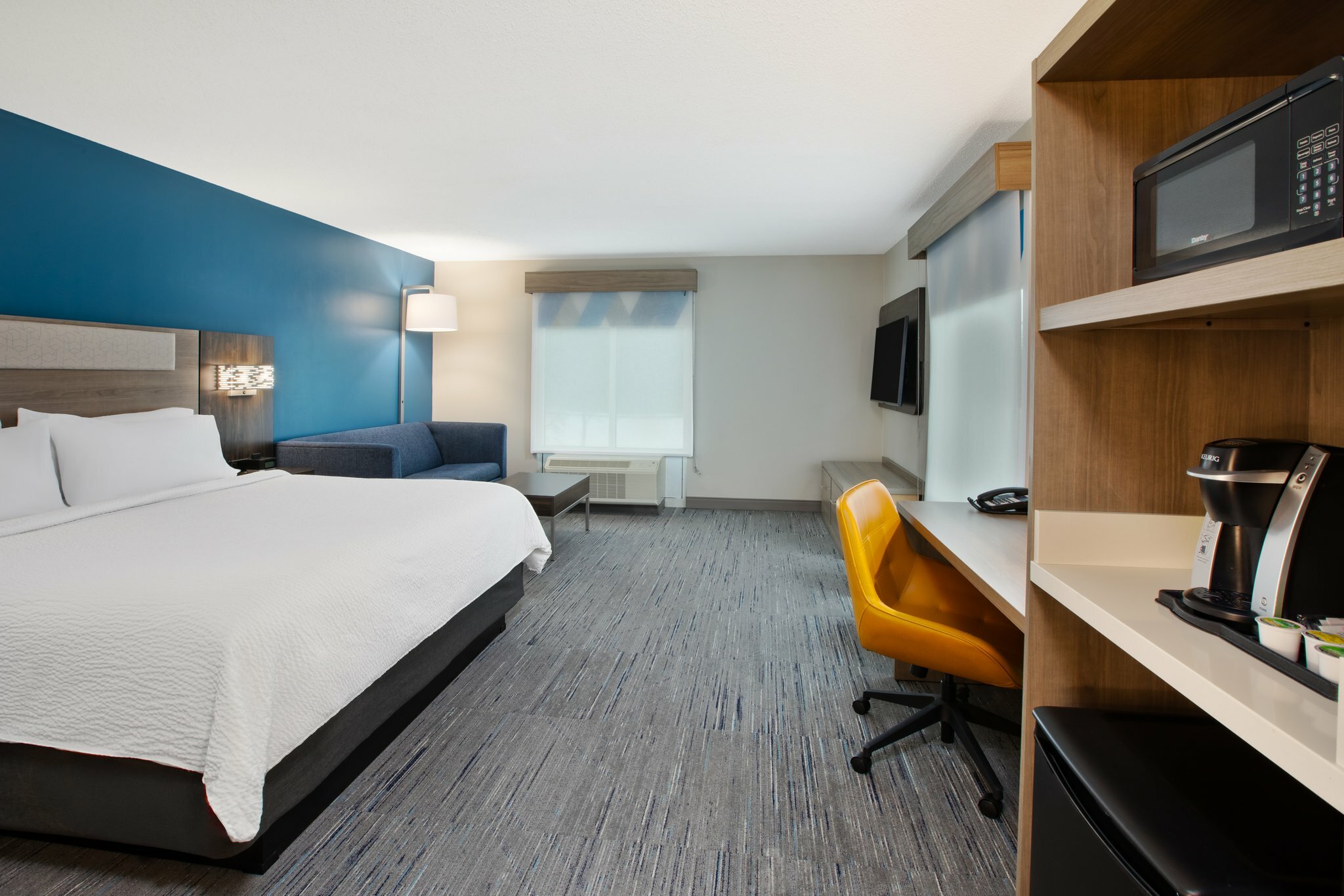 Фото Holiday Inn Express Hotel & Suites Grand Rapids-North, an Ihg Hotel