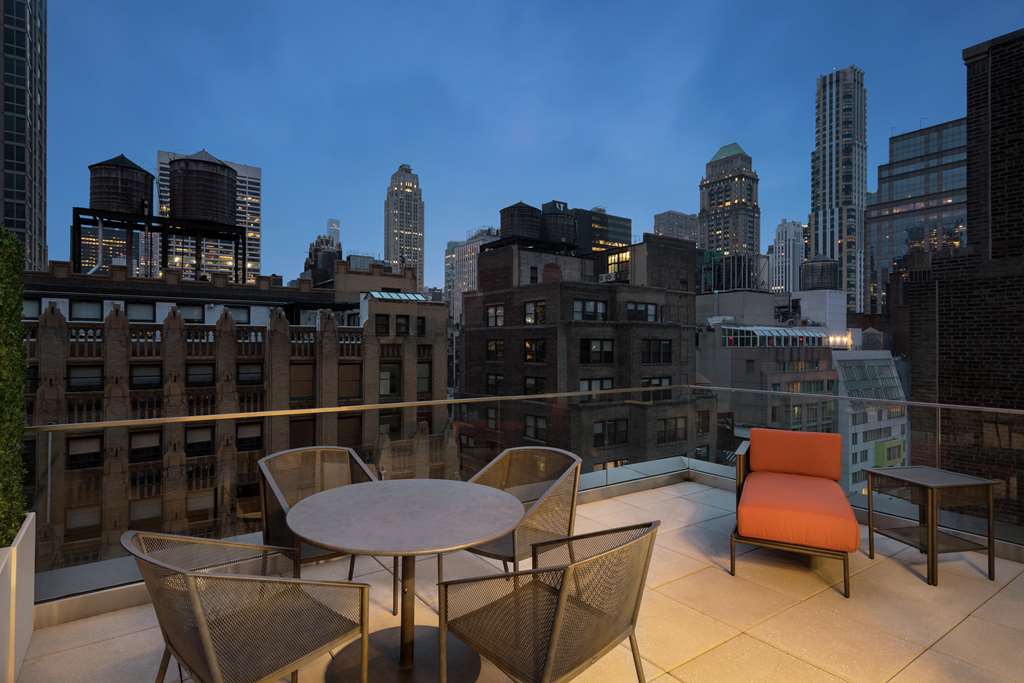 Фото Embassy Suites by Hilton New York Manhattan Times Square