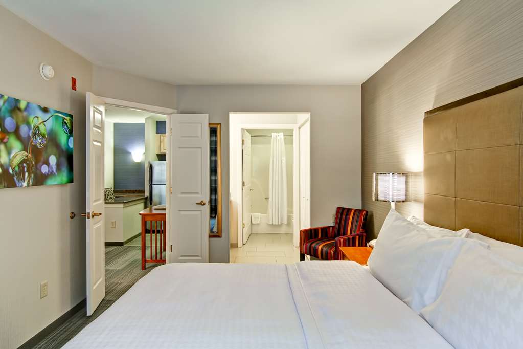 Фото Homewood Suites by Hilton Stratford