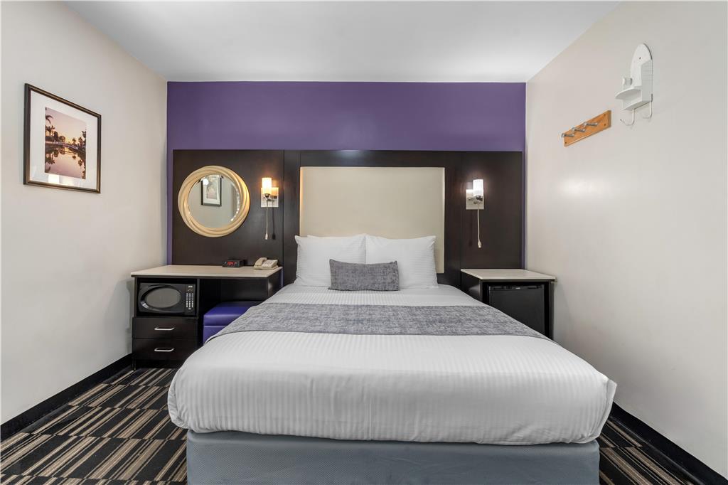 Фото SureStay Hotel by Best Western Beverly Hills West La