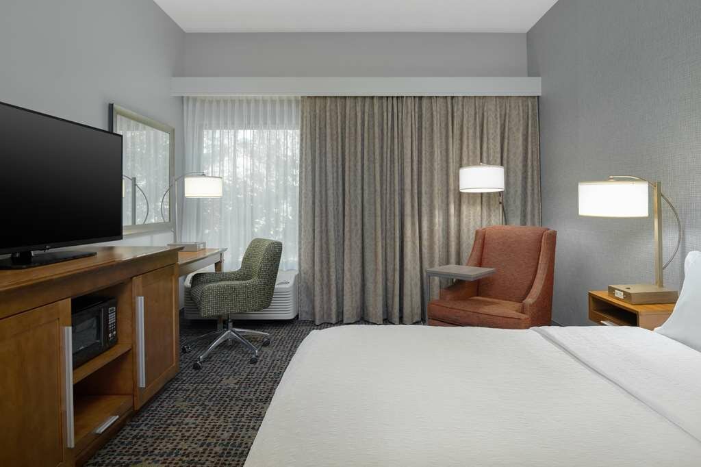 Фото Hampton Inn Tallahassee-Central
