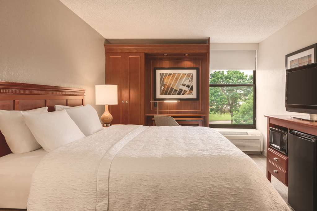 Фото Hampton Inn Des Moines-Airport